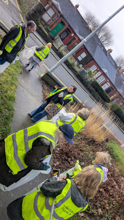 Volunteers starting out for February cleanup